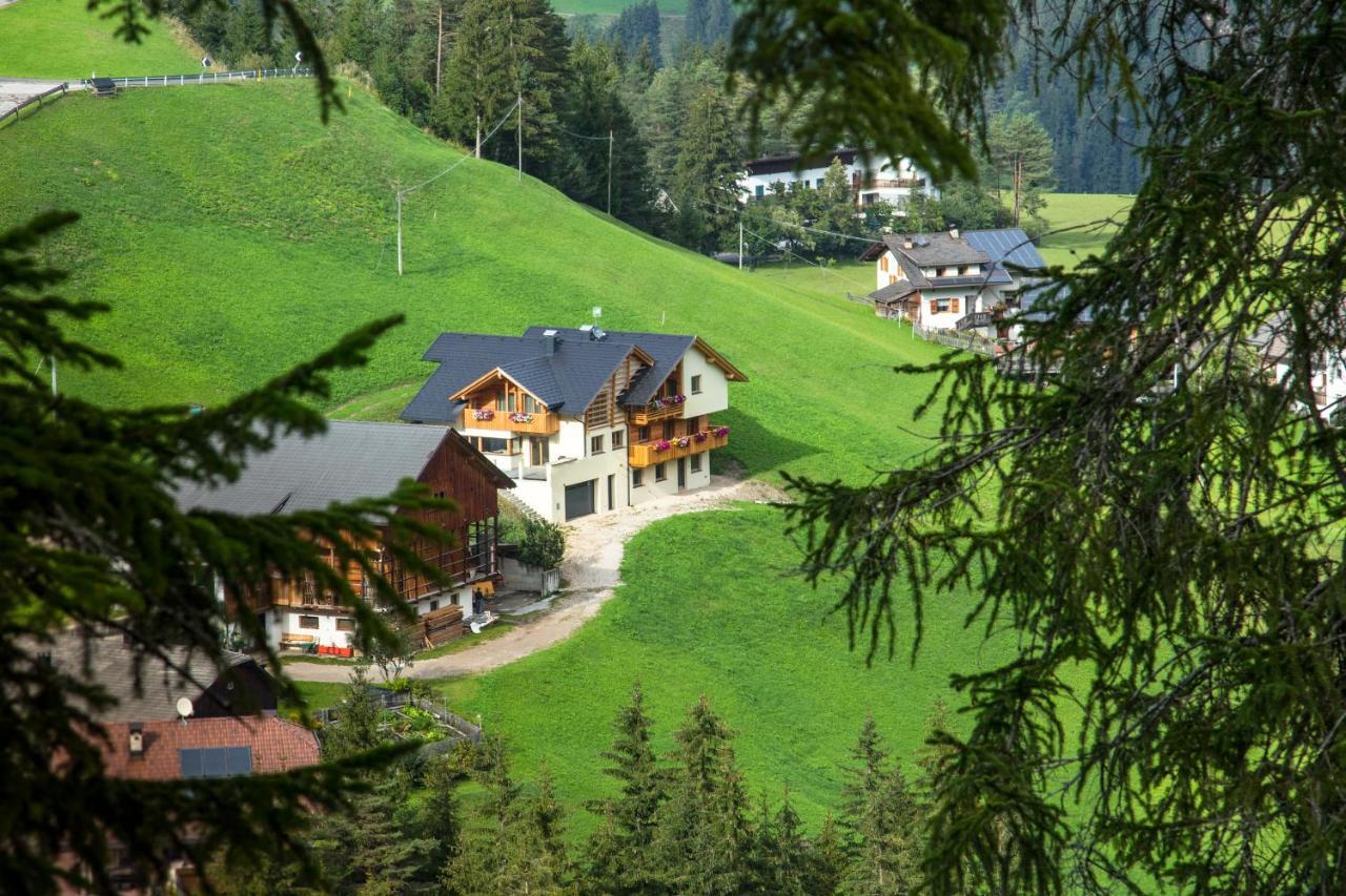 Lüch dl Cajer - Appartement Gran crëp Sankt Martin im Turm Buitenkant foto